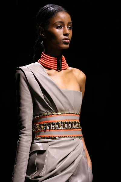 Look 29